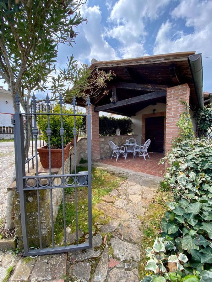 Il Poggio Degli Ulivi Apartment Collicello Bagian luar foto